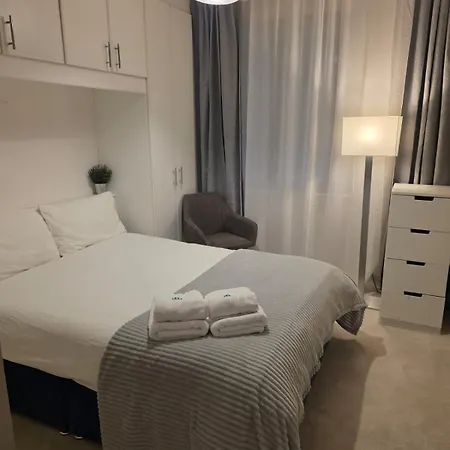 Lovely With Wifi In Vibrant Apartmán
